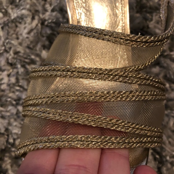 Pretty Adrianna Papell Braided Gold Strappy Heel - Picture 4 of 6